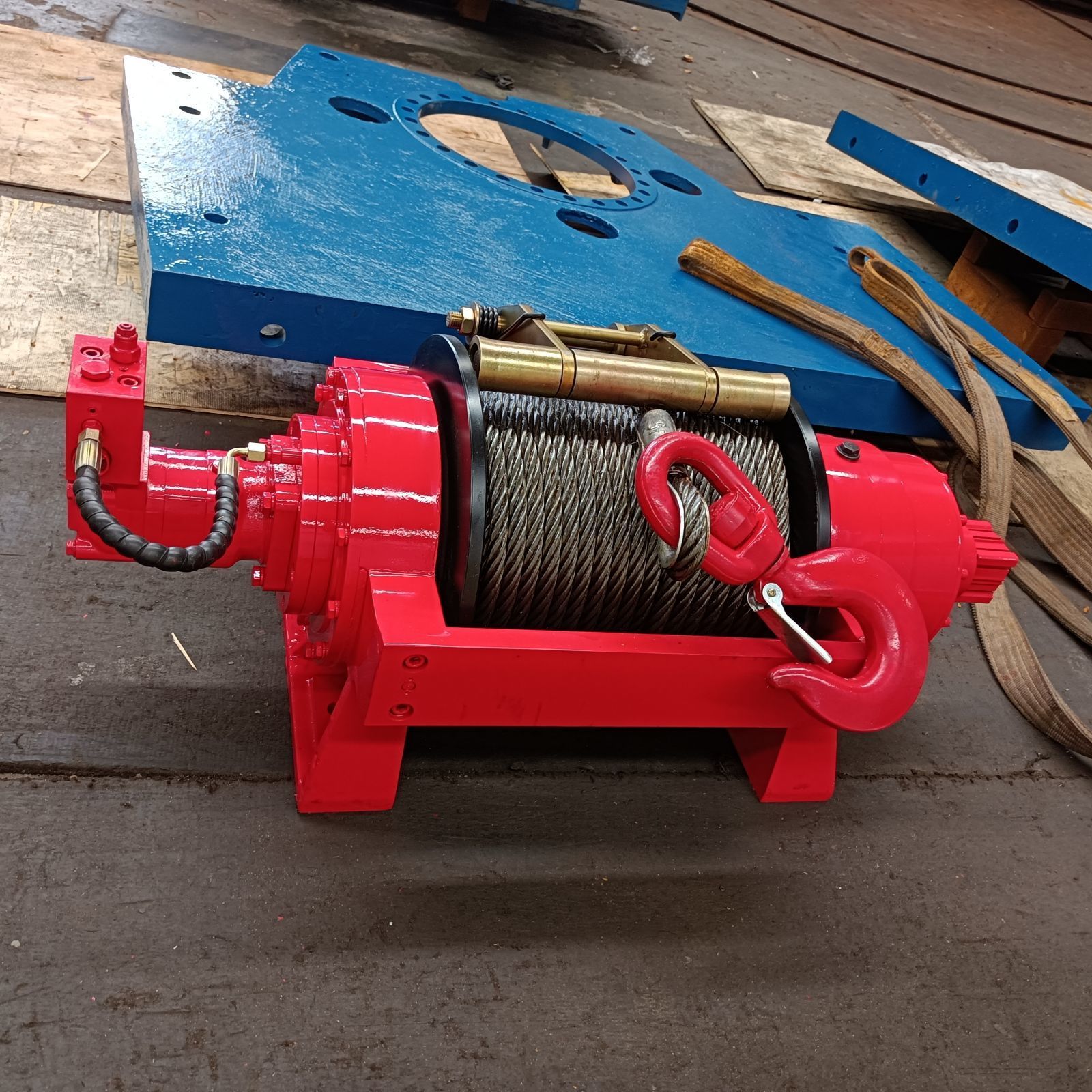 Vertical Hydraulic Winch 10–60 Ton