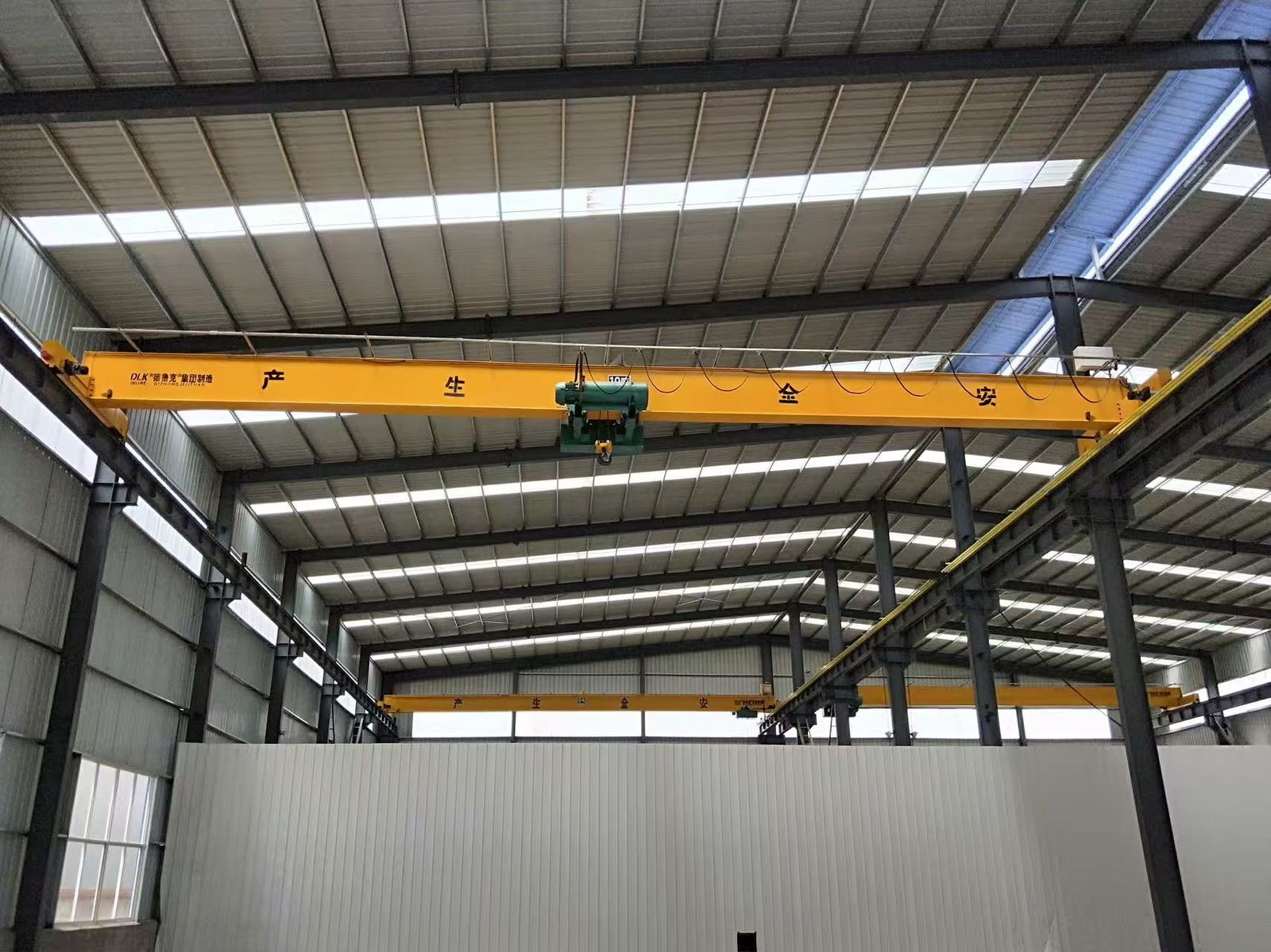 FDJ Electric Single-Girder Crane (Square Beam, Low Clearance Hoist)