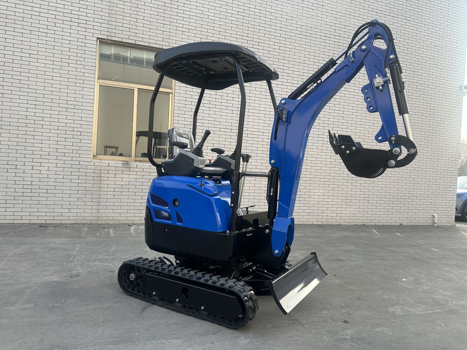 ME17 1.7 Ton Mini Excavator